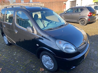 Toyota Yaris Verso 1.3-16V VVT-i Luna 5 deurs Vol Automaat !e Eigenaar, Uniek met zéér bescheiden km stand.