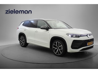 Volkswagen Tayron 1.5 eTSI R-Line Edition 7 Persoons Automaat - Carplay, Camera, S