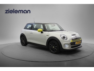 Mini Mini Cooper Essential 33 kWh - Carplay, Navi, Half Leer, Camera, St