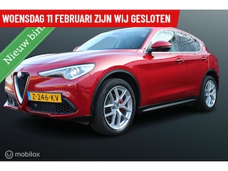 Alfa Romeo Stelvio 2.0 T AWD 281 PK First Edition, Rosso Competizione, Panoramadak, F1 Schakeling, Navi, Donker glas, Pdc voor + achter + camera, Stoel- Stuurverwarming,20 Inch LMV