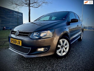 Volkswagen Polo 1.2-12V STYLE UITVOERING, NIEUWSTAAT!! NIEUWE DISTRIBUTIEKETTING, APK!!