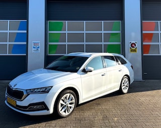 Skoda Octavia 2022 / CarPlay / Stoelverwarming / Park Assist / 113k km / NL-Auto