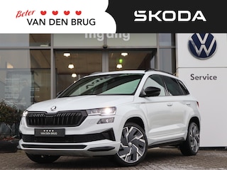 Skoda Karoq 1.5 TSI 150 pk DSG ACT Sportline | Trekhaak | SmartLink | Camera | ACC | Moon White | LED Matrix | Stoel + Achterbankverwarming | LED | Keyless | Voorruit verwarming | 19'' LM | Model 2023