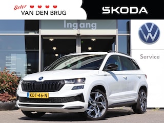 Skoda Karoq 1.5 TSI 150 pk DSG ACT Sportline | Trekhaak | SmartLink | Camera | ACC | Moon White | LED Matrix | Stoel + Achterbankverwarming | LED | Keyless | Voorruit verwarming | 19'' LM | Model 2023
