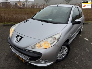 Peugeot 206 1.4 XS*NEW APK*NAP*AIRCO*ELKT-RAAM*C-D AFSTAND