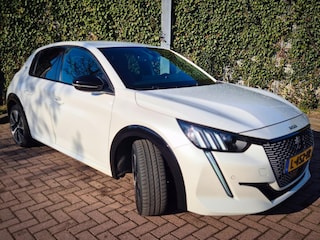Peugeot 208 EV GT 350 50 kWh | Stoelverwarming | Accu 89% | Camera