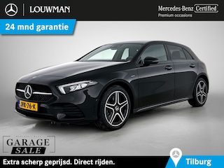 Mercedes-Benz A-klasse 250 e AMG Plug-In Hybride AMG Line | Night Pakket | Sfeerverlichting |Stoelverwarming | Achteruitrijcamera | Ledkoplampen. Inclusief 24 maanden MB Certified garantie voor Europa.