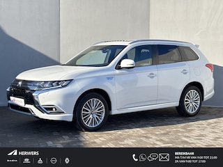 Mitsubishi Outlander 2.4 PHEV Plug-in Instyle Automaat / Afn. Trekhaak / Accugarantie tot 9-2029 <160.000km / Dealer onderhouden / Panorama dak / 1500kg Trekgewicht / Rondomzicht Camera / Apple Carplay Android Auto / Allseason banden / Stuur & Stoelverwarming /