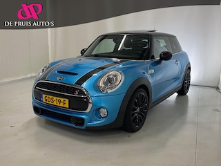 Mini Mini 2.0 Chili Serious Business Panoramadak 17 inch Navigatie