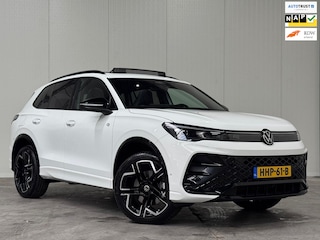 Volkswagen Tiguan 1.5 eHybrid R-Line l HUD l H/K l PANO l 360 l 1e EIG l KEYLESS l TREKHAAK l MATRIX l ORG.NL l BTW l DEALER OH