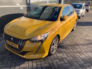 Peugeot 208 1.2 PureTech 100pk Allure | Stoelverwarming | Navigatie Carplay | Climate controle | Cruise controle | Armsteun | Parkeersensoren | Lichtmetalen velgen | Digitaal cockpit