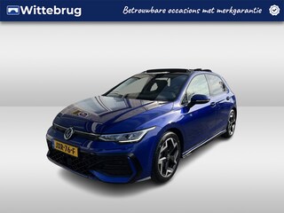 Volkswagen Golf 1.5 eTSI R-Line / AUTOMAAT/ GARANTIE 03-2030/ PANO/ HARMAN KARDON/ PARK.SENSOR.V+A/ 360 CAMERA/ STUUR+STOEL VERWARM./ APP-CONNECT/ ACC/ DAB/ DIGITAL DASH/ RIJ-MODI/ ISOFIX/ 17'' LMV