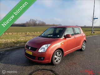 Suzuki Swift 1.5 nap lm velgen groot scherm