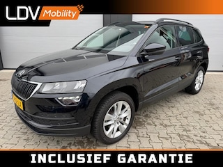 Skoda Karoq 1.0 TSI Greentech Business Edition / NAP / Trekhaak wegklapbaar / Dealer onderhouden / Cruise control / PDC.