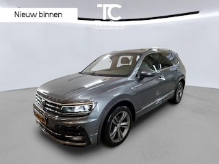 Volkswagen Tiguan 1.5 TSI Highline R-line Automaat | Trekhaak uitklapbaar | Adaptieve cruise control | Platinum Grey Metallic | LED koplampen | Achteruitrijcamera