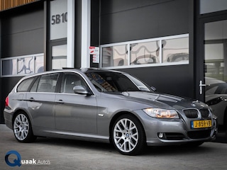 BMW 3-serie Touring 325i High Executive | PANO | TREKHAAK | LEDER | STOELVERWARMING | KEYLESS