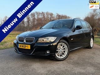BMW 3-serie Touring 325i Business Line / Automaat / NL Auto / Panorama dak / Climate Control / Lederen bekleding / Navigatie /