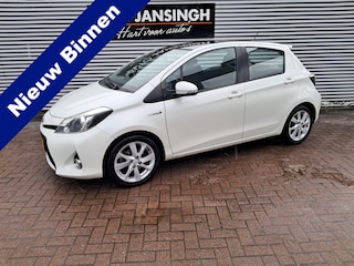 Toyota Yaris 1.5 Full Hybrid Dynamic met Panoramadak! | Clima | Camera | Navigatie | Afneembare fietsendrager | Keyless start | RIJKLAARPRIJS INCL 12 MAANDEN GARANTIE EN BEURT