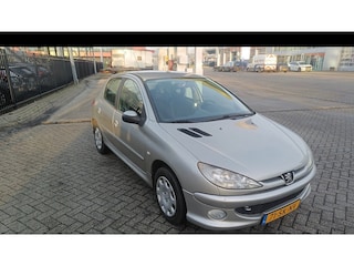 Peugeot 206 RIJKAAR/1e eig /HISTORY/BEURT/NAP/AIRCO/5drs//DIREKT MEE