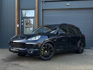 Porsche Cayenne 3.0 S E-Hybrid Panoramadak, Luchtvering, Bose, Trekhaak elektrisch
