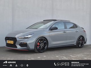 Hyundai i30 Fastback 2.0 T-GDI N2 Handgeschakeld / Dealer onderhouden / Glazen schuif- en kanteldak / Trekgewicht 1600 kg / Stuur- & Stoel verwarming / Cruise control / Achteruitrijcamera / Keyless Entry/Start / Apple Carplay Android Auto /