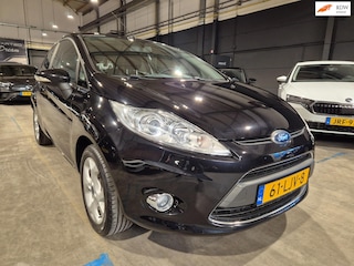 Ford Fiesta 1.6 Titanium - Airco - Voorruitverwarming - NL Auto