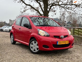 Toyota Aygo 1.0-12V Cool | ''64.000 KM '' + Airco + 5-Drs Nu € 3.975,-!!!