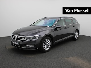 Volkswagen Passat Variant 1.5 TSI Style Business 150 PK| Dealer Onderhouden | Trekhaak | Achteruitrijcamera | Verwarmde Voorruit | Navigatie | Buitenspiegels Inklapbaar