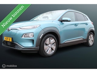 Hyundai Kona EV Premium 64 kWh, leer, Stoel-stuurverwarming, Head-up Display, 3 fasen, Donker glas, App connect + Navi, Pdc + camera