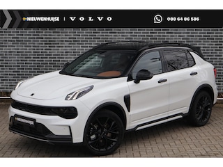 Lynk & Co 01 1.5 More | Adaptieve Cruise Control | Dodehoekdetectie | Panoramadak | Stoelverwarming | Stuurverwarming | Infinity Premium Audio Systeem| Apple Carplay/Android Auto | 360 graden Camera | 15,4 inch middendisplay | Elektrisch/Schuifkanteldak | 20 inch lichtmetalen velgen | Lederen bekleding | Elektrisch bedienbare achterklep