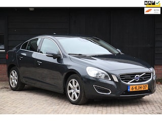 Volvo S60 1.6 T4 Summum Xenon/Leer/Blis/Adaptive/Parkeersensor v,a/Stoelverwarming