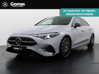 Mercedes-Benz CLA 180 Business Solution AMG | AMG Line Plus | Premium Plus Pakket | Night Pakket | Trekhaak | Panoramadak | MBUX Superscreen | Burmester 3D Surround | Head-up Display | Adaptieve Cruise Control | Dodehoekassistent | Verkeersbordenassistent | MULTIBEAM LED Koplampen | Elektrisch Verstelbare Stoelen + Memory | Stoelverwarming | Sfeerverlichting | THERMOTRONIC Klimaatregeling | Sierdelen Geborsteld Aluminium Lightlines | Apple CarPlay | Android Auto | Elektrische Kofferklep | Achteruitrijcamera | Parkeersensoren