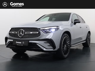 Mercedes-Benz GLC 400 e 4MATIC AMG Line | Premium Plus | Night Pakket | Rijassistentiepakket Plus | Techniek Pakket | Winter Pakket | Trekhaak | Treeplanken | Achterasbesturing | AIRMATIC Luchtvering | Panoramadak | Burmester 3D Surround | 360° Camera | Head-up Display | Augmented Reality voor Navigatie | DISTRONIC Afstandsassistent | Verkeersbordenassistent | AIR BALANCE | DIGITAL LIGHT | Elektrisch Verstelbare Stoelen + Memory | Multicontourstoelen | Stoelventilatie | Stoelverwarming Voor + Achter | Stuurverwarming | Sfeerverlichting | Sierdelen Hout Aluminiumlines Zwart | Apple CarPlay | Android Auto | Elektrische Achterklep | Elektrisch Inklapbare Buitenspiegels | Parkeersensoren