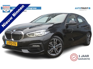 BMW 118i High Executive | Incl. 12 maanden Garantie | 1e Eigenaar | Panorama dak | Stoelverwarming | Trekhaak | Parkeersensoren V+A | Climate controle | Navigatie | Cruise controle | Lederen bekleding | Keyless start | Apple CarPlay/Android Auto | Winterset met LMV |