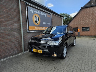 Mitsubishi Outlander 2.0 Intense+ (tik in de motor)
