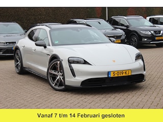 Porsche Taycan 4 93 kWh / NL Auto! / NIEUWSTAAT! / Panoramadak / 360Camera / Passenger Display / Achterasbesturing / Matrix LED / 21'' / Adaptieve Stoelen / Luchtvering / Stoelventilatie / Dodehoek / Stuurverwarming