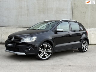 Volkswagen Polo 1.2 TSI Cross Xenon LM velgen Half leder