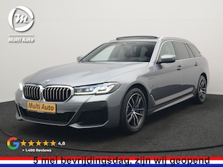 BMW 5-serie Touring 530e xDrive M Sport Plug In Hybrid 293pk Dealer O.H. PHEV | Panodak | Head Up | Laser LED | 360 Camera | Harman & Kardon | Sfeerverlichting | Alcantara Sportstoelen Verwarmd | Keyless | Blis | Virtual | Navigatie | DAB |