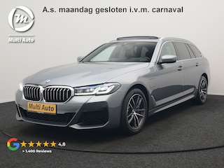 BMW 5-serie Touring 530e xDrive M Sport Plug In Hybrid 293pk Dealer O.H. PHEV | Panodak | Head Up | Laser LED | 360 Camera | Harman & Kardon | Sfeerverlichting | Alcantara Sportstoelen Verwarmd | Keyless | Blis | Virtual | Navigatie | DAB |