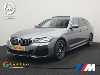 BMW 5-serie Touring 530e xDrive M Sport Plug In Hybrid 293pk Dealer O.H. PHEV | Panodak | Head Up | Laser LED | 360 Camera | Harman & Kardon | Sfeerverlichting | Alcantara Sportstoelen Verwarmd | Keyless | Blis | Virtual | Navigatie | DAB |