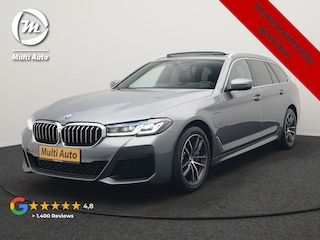BMW 5-serie Touring 530e xDrive M Sport Plug In Hybrid 293pk Dealer O.H. PHEV | Panodak | Head Up | Laser LED | 360 Camera | Harman & Kardon | Sfeerverlichting | Alcantara Sportstoelen Verwarmd | Keyless | Blis | Virtual | Navigatie | DAB |