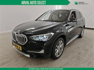 BMW X1 SDrive20i 178pk Automaat High Executive Edition | Model xLine | Panoramadak | Beige Leder | Sportstoelen | Pack Parking |18