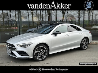 Mercedes-Benz CLA 250e AMG // Panoramadak // Nightpakket // Sfeerverlichting // Carplay // Camera // Keyless // MultiBeam