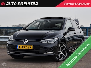 Volkswagen Golf 1.5 TSI Style 131 PK Panoramadak HUD Sfeerverlichting Keyless Virtual Cockpit Camera Memory Massage LED Navigatie DAB Apple CarPlay Android Auto 18” incl. BTW