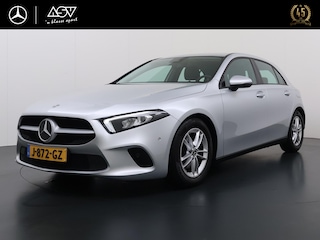 Mercedes-Benz A-klasse 180 Business Solution | Achteruitrij Camera | DAB+ Radio | Smartphone-Integratie | Klasse 3 Alarm Af-fabriek | Parkeersensoren achter