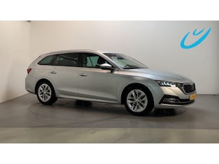 Skoda Octavia Combi 1.5 TSI 150pk First Edition Stoelverwarming Navigatie Parkeersensoren DAB+