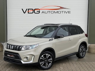 Suzuki Vitara 1.4 140 pk Automaat Style / Pano / Clima / Camera / Keyless / Alcantara / Adaptive Cruise / Two Tone / Stijl