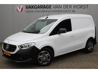 Mercedes-Benz Citan 110-96pk CDI L1. Euro 6 AQ. Erg nette en handige bedrijfswagen voor nog jaren rijplezier ! Airco, navigatie, telefoonvoorb., cruise control, trekhaak, armsteun, Michelin All Season banden rondom etc.