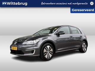 Volkswagen Golf E-DITION / Achteruitrijcamera / 16 Inch / Climate control / Adaptive Cruise / Led