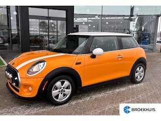 Mini Cooper 1.5 Chili Stoelverwarming | Airco | Cruise Control | Bluetooth | Unieke Kleur | Centrale Vergrendeling | 16" | 16'' Wielen | Airco | Bluetooth